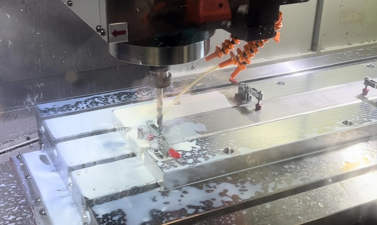 Gia công phay CNC chi tiết máy độ chính xác cao Cơ Khí Lê Thịnh