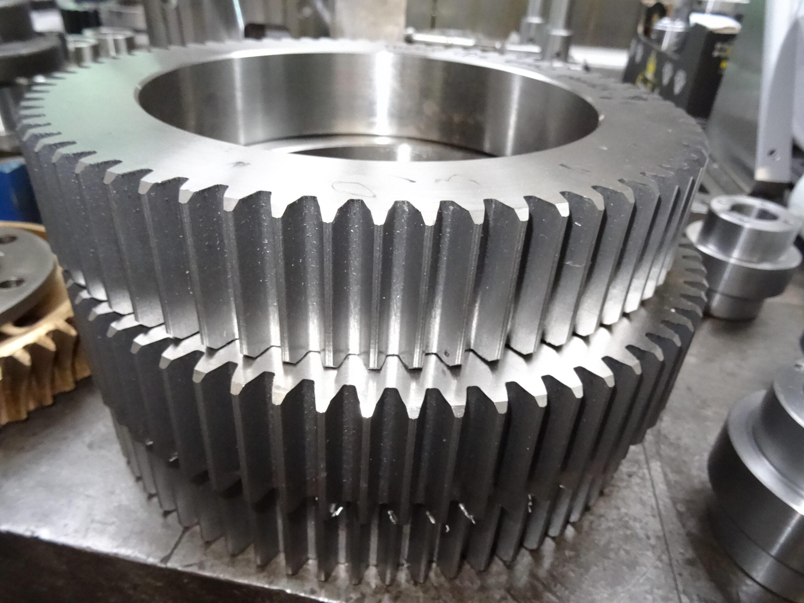 Gia Công Bánh Răng Và Đĩa Xích Thép Chịu Tải Cơ Khí Lê Thịnh