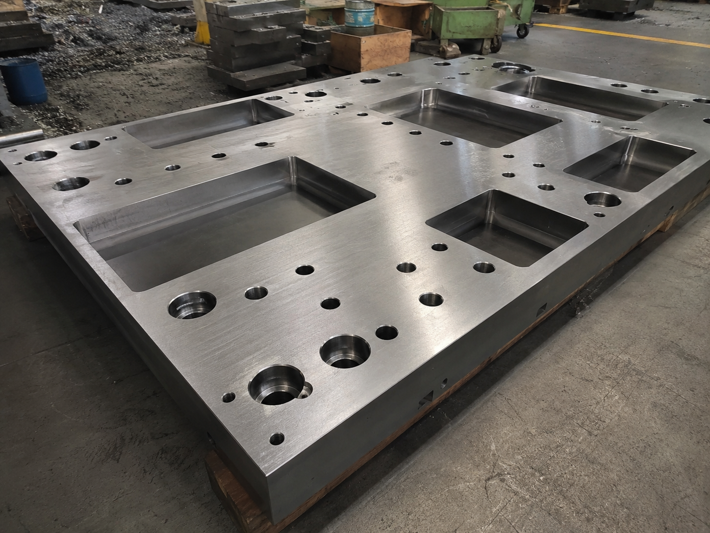 Gia Công Tấm Bệ Máy Và Tấm Nền Thép Kích Thước Lớn Cơ Khí Lê Thịnh