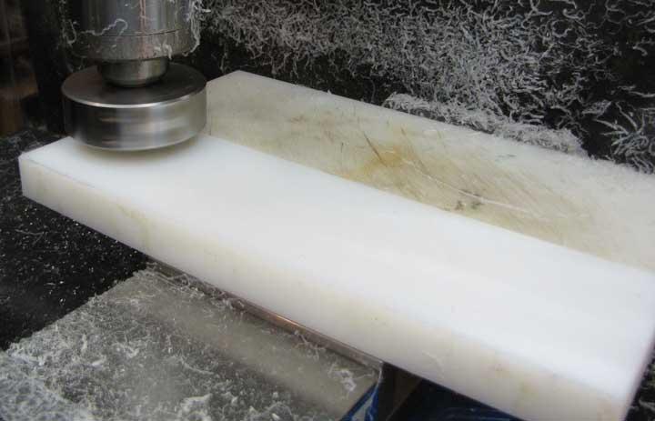 Thớt nhựa PE và cánh khuấy thực phẩm gia công phay CNC láng mịn